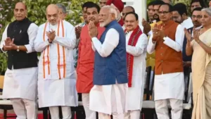 आज से शुरू हो रहा संसद का सत्र, पहले दिन पीएम मोदी-कैबिनेट मंत्रियों समेत 280 सांसद लेंगे शपथ