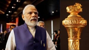 सेंगोल हटाकर संसद में लगाई जाए संविधान की कॉपी...सपा के इस सांसद ने की मांग, जानें क्या है पूरा विवाद