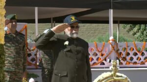 पीएम मोदी ने कारगिल विजय दिवस पर पाकिस्तान को दी चेतावनी, कहा ‘भारत आतंक के आकाओं के नापाक मंसूबों को कुचल देगा’