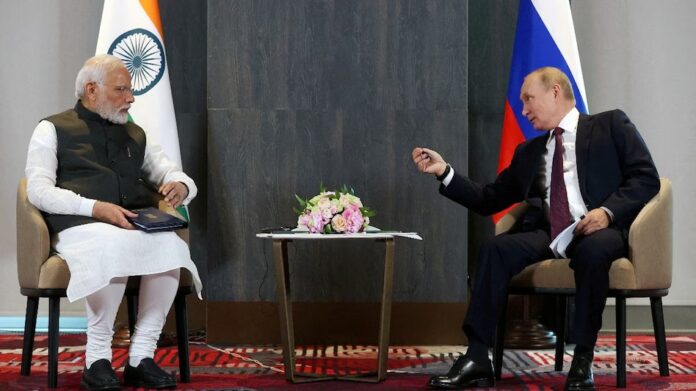 प्रधानमंत्री नरेंद्र मोदी की रूस यात्रा क्यों है चर्चा में, लगभग तीन साल बाद मिल रहे दोनों दिग्गज नेता प्रधानमंत्री नरेंद्र मोदी की रूस यात्रा क्यों है चर्चा में, लगभग तीन साल बाद मिल रहे दोनों दिग्गज नेता