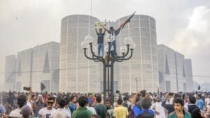 Bangladesh News: बांग्लादेश की अंतरिम सरकार आज रात लेगी शपथ, जानें मुहम्मद यूनुस को क्यों बनाया गया अंतरिम सरकार का अध्यक्ष