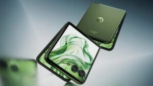 Motorola Razr 50 Ultra review: शानदार डिस्प्ले और फोल्डेबल डिज़ाइन मोह लेगा आपका मन, जानें बैटरी लाइफ़ और कीमत