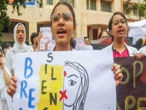 Kolkata Rape Murder: आरोपी संजय रॉय का चौंकाने वाला बयान, अदालत में खुद को बताया निर्दोष!, कहा 'मुझे फंसाया जा रहा है...'