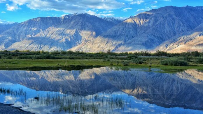 Ladakh 5 New Districts Name: लद्दाख में ऐतिहासिक बदलाव, केंद्र ने बनाए 5 नए जिले, ज़ांस्कर, द्रास, शाम, नुबरा और चांगथांग Ladakh 5 New Districts Name: लद्दाख में ऐतिहासिक बदलाव, केंद्र ने बनाए 5 नए जिले, ज़ांस्कर, द्रास, शाम, नुबरा और चांगथांग