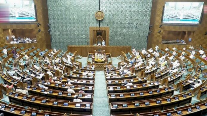 Waqf Amendment Bill 2024: लोकसभा में आज केंद्र सरकार पेश करेगी वक्फ संशोधन विधेयक 2024। जानिए क्या है पूरा मामला Waqf Amendment Bill 2024: लोकसभा में आज केंद्र सरकार पेश करेगी वक्फ संशोधन विधेयक 2024। जानिए क्या है पूरा मामला