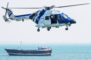 Coast Guard News: कोस्ट गार्ड हेलीकॉप्टर का समुद्र में इमरजेंसी लैंडिंग, 3 जवान लापता, सर्च ऑपरेशन जारी