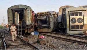 Bihar Train Accident: देश में हुआ फिर से रेल हादसा, बिहार के बक्सर के पास मगध एक्सप्रेस ट्रेन दो हिस्सों में बंटी