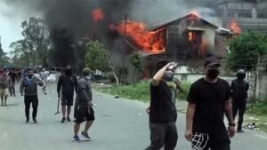 Manipur News: मणिपुर में हिंसा की बढ़ती लहर, सरकार ने इंटरनेट सेवाओं को किया बंद