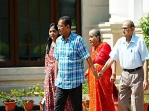 Arvind Kejriwal News: अरविंद केजरीवाल ने खाली किया सरकारी आवास, नए लुटियंस बंगले में हुए शिफ्ट