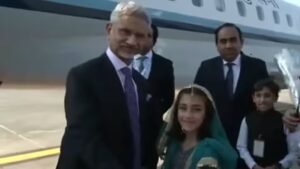 SCO Summit: विदेश मंत्री एस जयशंकर पाकिस्तान पहुंचे, 9 वर्षों में पहली हाई-प्रोफाइल यात्रा, पहुंचते ही पाकिस्तान को दिखाया आईना
