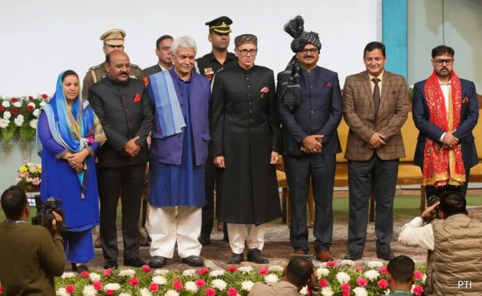 उमर अब्दुल्ला ने कांग्रेस को दरकिनार कर, इस भाजपा नेता को चुना अपना डिप्टी सीएम उमर अब्दुल्ला ने कांग्रेस को दरकिनार कर, इस भाजपा नेता को चुना अपना डिप्टी सीएम