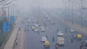 Delhi Air Pollution: दिल्ली सरकार के कार्यालयों ने WFH को अपनाया, AQI 424 के पार