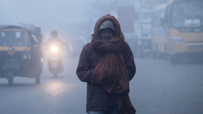 Delhi Weather: Delhi का तापमान गिरकर 4.5 डिग्री सेल्सियस पर पहुंचा, आगे और भी रिकॉर्ड तोड़ने वाली होंगी सुबहें, IMD ने जारी किया अलर्ट Delhi Weather: Delhi का तापमान गिरकर 4.5 डिग्री सेल्सियस पर पहुंचा, आगे और भी रिकॉर्ड तोड़ने वाली होंगी सुबहें, IMD ने जारी किया अलर्ट