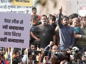 Bihar News: Prashant Kishor पर हुआ FIR, छात्रों को कहा आंदोलन रोकने को