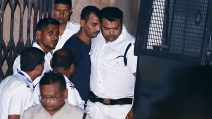 RG Kar case: CBI ने कहा 'Rarest of the Rare Case'; दोषी संजय रॉय को मिला आजीवन कारावास RG Kar case: CBI ने कहा 'Rarest of the Rare Case'; दोषी संजय रॉय को मिला आजीवन कारावास