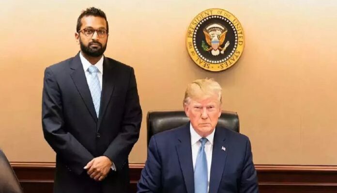 कश्यप ‘कश’ पटेल बने FBI निदेशक के लिए नामित, अभिवादन में कहा 'जय श्री कृष्ण', कौन है कश पटेल कश्यप ‘कश’ पटेल बने FBI निदेशक के लिए नामित, अभिवादन में कहा 'जय श्री कृष्ण', कौन है कश पटेल