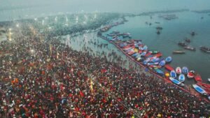 Maha Kumbh Mela 2025 News: संगम में 50 लाख से अधिक श्रद्धालुओं ने लगाई पवित्र डुबकी, 2 लाख करोड़ रुपये का होने वाला है लाभ