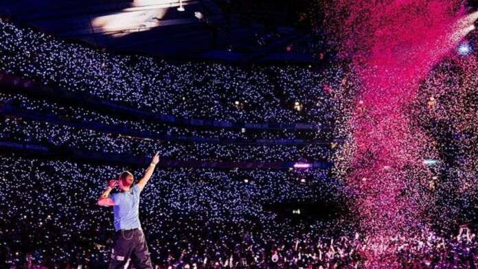 Coldplay ने अहमदाबाद में 1.5 लाख दर्शकों का जीता दिल, सोशल मीडिया पर छाया Coldplay का जादू Coldplay ने अहमदाबाद में 1.5 लाख दर्शकों का जीता दिल, सोशल मीडिया पर छाया Coldplay का जादू
