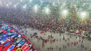 Mahakumbh 2025: मकर संक्रांति के मौके पर पहले 'अमृत स्नान' का आयोजन, श्रद्धालुओं का उमड़ा सैलाब