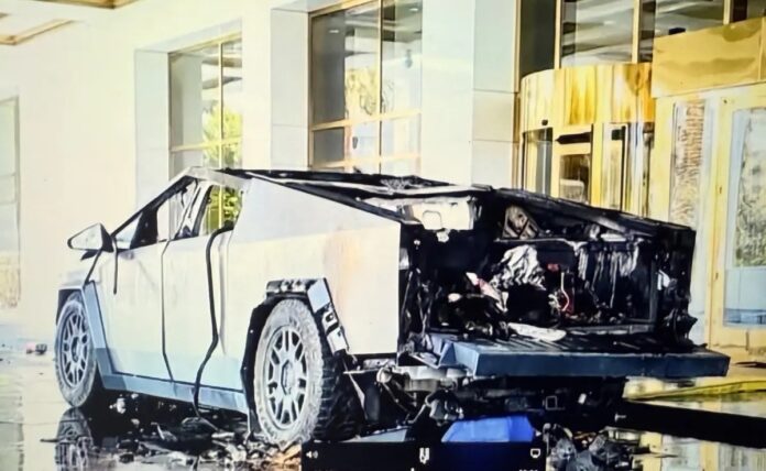 Las Vegas में Trump Hotel के बाहर Tesla Cybertruck में विस्फोट, क्या Safe नहीं है Tesla की गाड़ी?