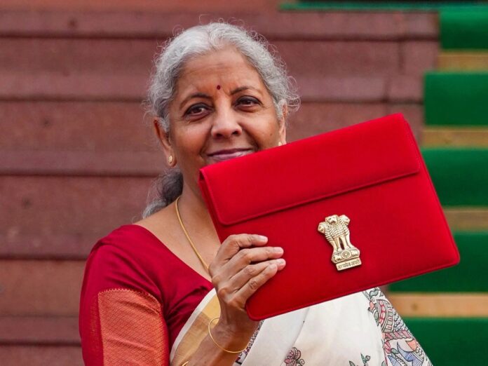 वित्त मंत्री निर्मला सीतारमण ने किया आयकर में बड़ी कटौती का ऐलान, मिडिल क्लास की बल्ले-बल्ले