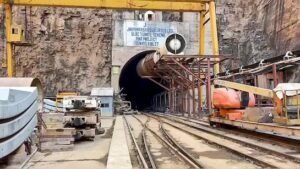 Telangana Tunnel Accident: एक हफ्ते बाद भी फंसे मजदूरों का इंतजार, क्या कर रही है सरकार