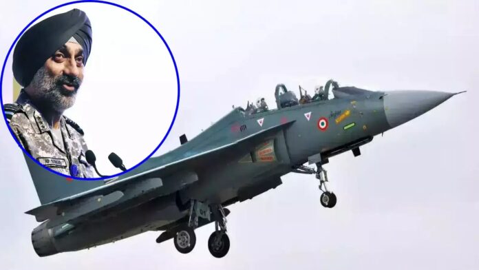 IAF चीफ के ‘No Confidence’ बयान के बाद मचा बवाल, क्या तेजस विमानों की डिलीवरी में होगी देरी IAF चीफ के ‘No Confidence’ बयान के बाद मचा बवाल, क्या तेजस विमानों की डिलीवरी में होगी देरी