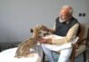 PM Modi Vantara Visit: PM Modi ने गुजरात में वनतारा का किया दौरा, शेर के शावकों को पिलाया दूध PM Modi Vantara Visit: PM Modi ने गुजरात में वनतारा का किया दौरा, शेर के शावकों को पिलाया दूध