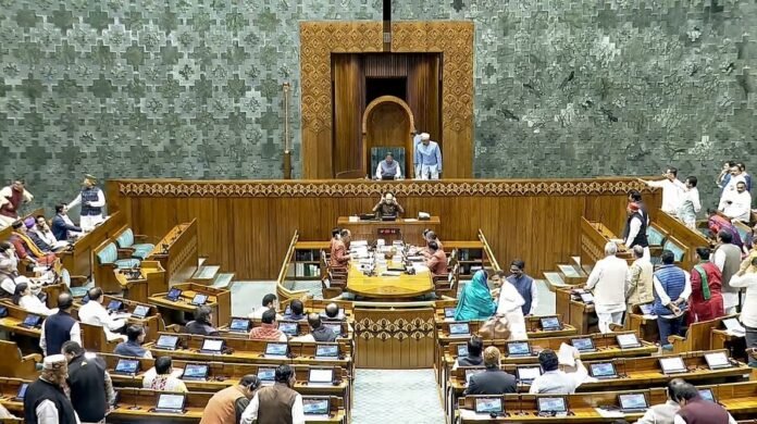 Parliament Budget 2025: क्या हुआ आज संसद में जानिए पूरा दिन की खबर Parliament Budget 2025: क्या हुआ आज संसद में जानिए पूरा दिन की खबर