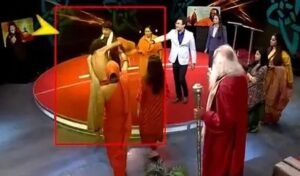 न्यूज डिबेट के दौरान ‘IIT बाबा’ पर हुआ हमला, नोएडा में हंगामा