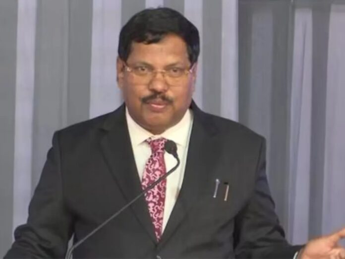 Justice BR Gavai होंगे भारत के अगले मुख्य न्यायाधीश, कौन है BR Gavai, रह चुके हैं विवादों में