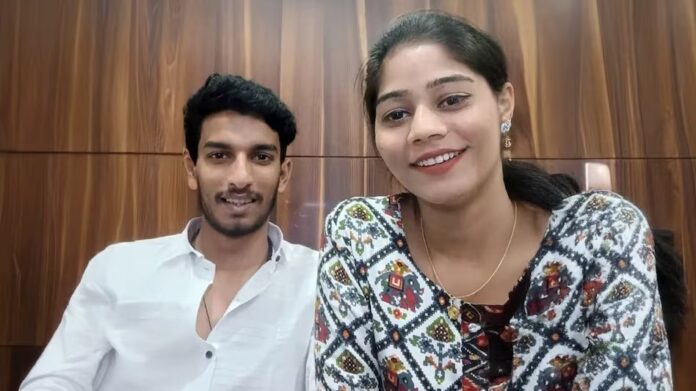 Meghalaya Murder Case: सोनम रघुवंशी और प्रेमी राज कुशवाहा की नई तस्वीर सामने आई, हत्या की साजिश में हुए बड़े खुलासे Meghalaya Murder Case: सोनम रघुवंशी और प्रेमी राज कुशवाहा की नई तस्वीर सामने आई, हत्या की साजिश में हुए बड़े खुलासे