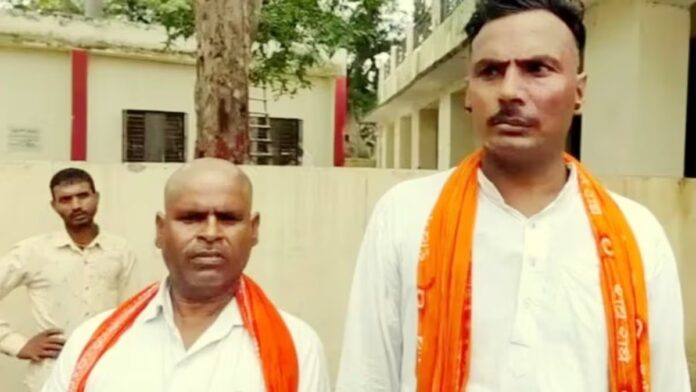 Etawah News: कथावाचक मुकुट मणि को लेकर क्या है पूरा विवाद? इटावा में पुलिस पर क्यों हुआ हमला Etawah News: कथावाचक मुकुट मणि को लेकर क्या है पूरा विवाद? इटावा में पुलिस पर क्यों हुआ हमला