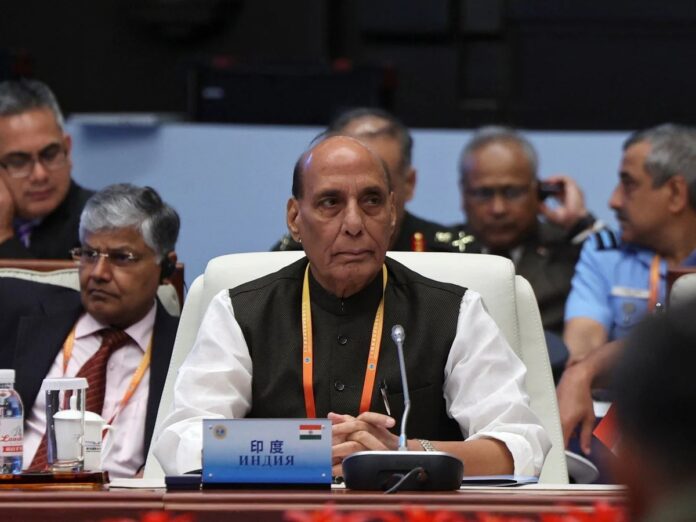 रक्षा मंत्री राजनाथ सिंह का पाकिस्तान पर हमला: “आतंक को नीति का साधन बना लिया है” रक्षा मंत्री राजनाथ सिंह का पाकिस्तान पर हमला: “आतंक को नीति का साधन बना लिया है”