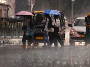Today Weather News: Delhi NCR में Yellow Alert, MP और Rajasthan में Red Alert