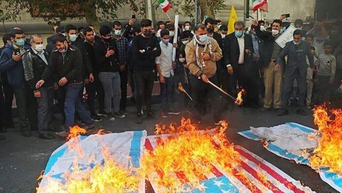 मध्य पूर्व में जंग का खतरा, ईरान ने दी जवाबी हमले की चेतावनी