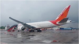 Air India की Delhi-Pune फ्लाइट को Bird Hit, वापसी यात्रा रद्द