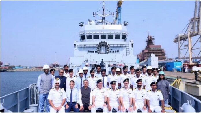Visakhapatnam में भारतीय नौसेना को मिलेगा 'Arnala' युद्धपोत, तटीय सुरक्षा को मिलेगी नई मजबूती Visakhapatnam में भारतीय नौसेना को मिलेगा 'Arnala' युद्धपोत, तटीय सुरक्षा को मिलेगी नई मजबूती