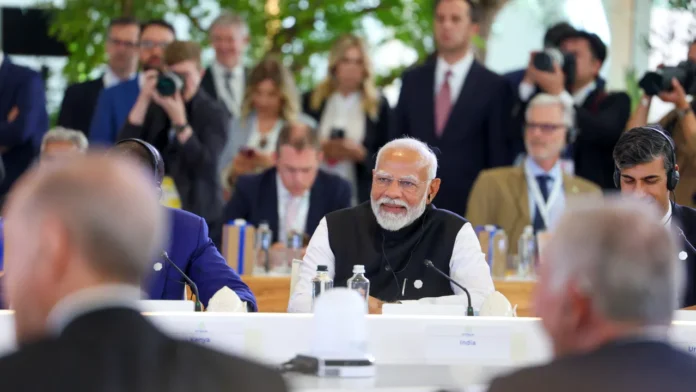 G7 सम्मेलन में गरजे मोदी: आतंक के समर्थन की भारी कीमत चुकानी पड़ेगी G7 सम्मेलन में गरजे मोदी: आतंक के समर्थन की भारी कीमत चुकानी पड़ेगी
