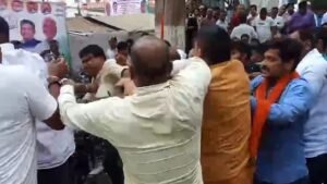 बिहार कांग्रेस कार्यालय में कार्यकर्ताओं के बीच जमकर मारपीट, पूर्व एमएलसी अजय सिंह घायल