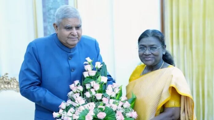इस्तीफे से पहले अचानक राष्ट्रपति भवन पहुंचे थे पूर्व उपराष्ट्रपति जगदीप धनखड़, जस्टिस वर्मा केस से है कनेक्शन इस्तीफे से पहले अचानक राष्ट्रपति भवन पहुंचे थे पूर्व उपराष्ट्रपति जगदीप धनखड़, जस्टिस वर्मा केस से है कनेक्शन