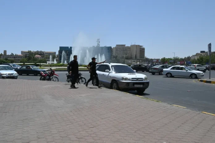 सीरिया के सूवाडा में फिर भड़की हिंसा, इज़राइल ने दी कार्रवाई की चेतावनी सीरिया के सूवाडा में फिर भड़की हिंसा, इज़राइल ने दी कार्रवाई की चेतावनी