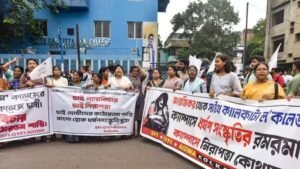 गैंगरेप कांड के 11 दिन बाद खुला साउथ कोलकाता लॉ कॉलेज, भारी सुरक्षा के बीच छात्रों की वापसी