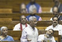 Indus Water Treaty पर बोले एस जयशंकर, “खून और पानी एकसाथ नहीं बह सकते” Indus Water Treaty पर बोले एस जयशंकर, "खून और पानी एकसाथ नहीं बह सकते"