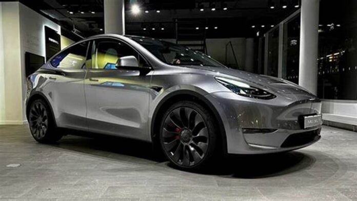 ₹67 लाख की Tesla पर ₹31 लाख टैक्स! जानिए क्यों इतने महंगे पड़ेगा सपना