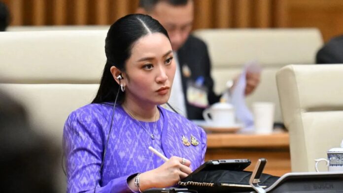 थाईलैंड की पीएम पर गहराया संकट, पैतोंगटार्न शिनवात्रा सस्पेंड, कोर्ट का कड़ा फैसला थाईलैंड की पीएम पर गहराया संकट, पैतोंगटार्न शिनवात्रा सस्पेंड, कोर्ट का कड़ा फैसला