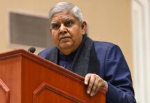 पूर्व उपराष्ट्रपति हुए हैं नजरबंद! जगदीप धनखड़ के इस्तीफे के बाद रहस्यमय चुप्पी पूर्व उपराष्ट्रपति हुए हैं नजरबंद! जगदीप धनखड़ के इस्तीफे के बाद रहस्यमय चुप्पी