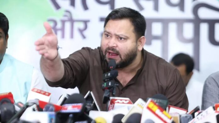 तेजस्वी यादव का बड़ा आरोप, वोटर लिस्ट से मेरा नाम गायब, 65 लाख नामों की कटौती पर चुनाव आयोग पर उठे सवाल तेजस्वी यादव का बड़ा आरोप, वोटर लिस्ट से मेरा नाम गायब, 65 लाख नामों की कटौती पर चुनाव आयोग पर उठे सवाल