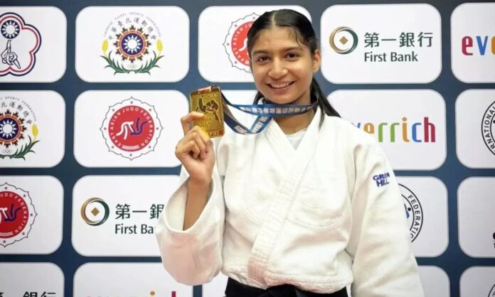 Himanshi Tokas ने Judo में रचा इतिहास, जूनियर वर्ल्ड रैंकिंग में बनीं नंबर एक Himanshi Tokas ने Judo में रचा इतिहास, जूनियर वर्ल्ड रैंकिंग में बनीं नंबर एक
