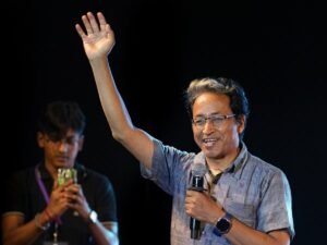 Sonam Wangchuk Arrested: पर्यावरण कार्यकर्ता Sonam Wangchuk गिरफ्तार, NGO का विदेशी फंडिंग लाइसेंस रद्द